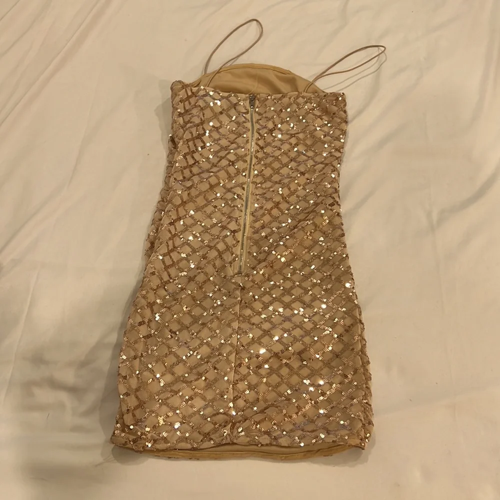 DRESS - NEW - Picture 2 of 2